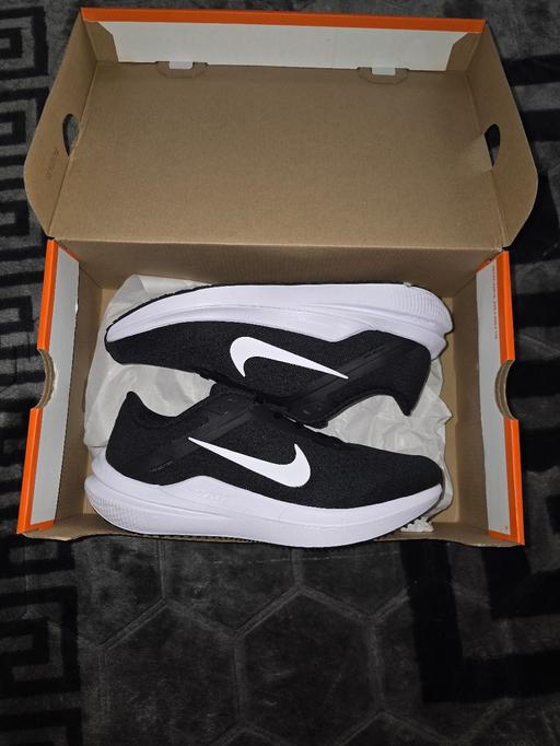  — Nike Air Winflo 10 Run Black Size UK5 BNIB