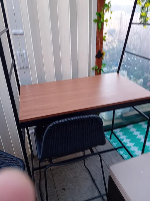  — bar table and bar chairs