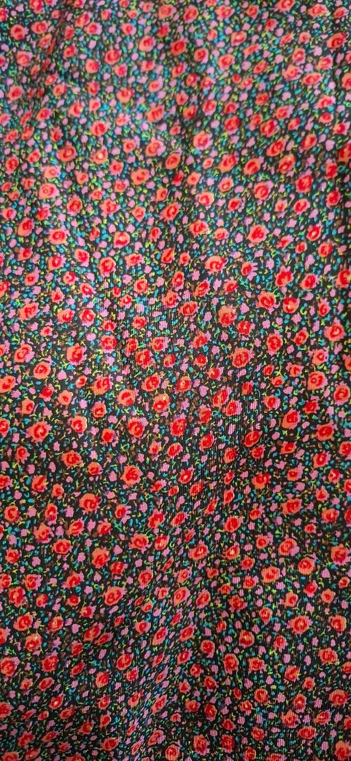  — Crepe fabric 4.25 metres