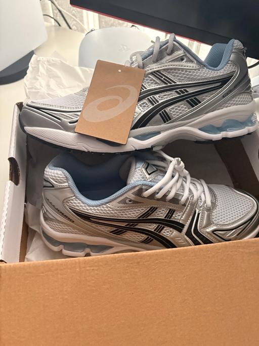  — Asic gel kayano 14’s