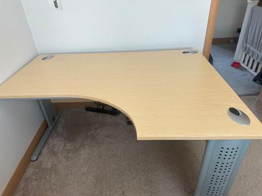  — Large office Desk