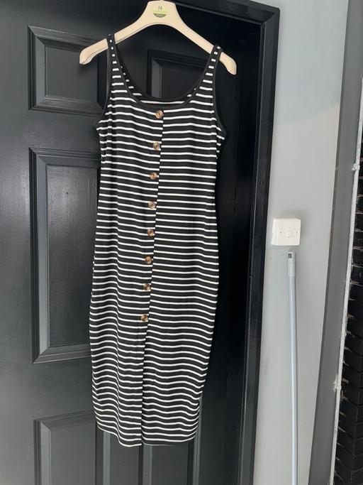  — Ladies Dress Size XL