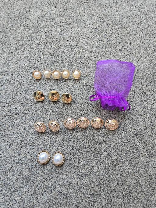  — Selection of unusual buttons