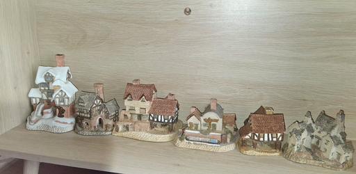  — The lot for £6 David Winter Cottages