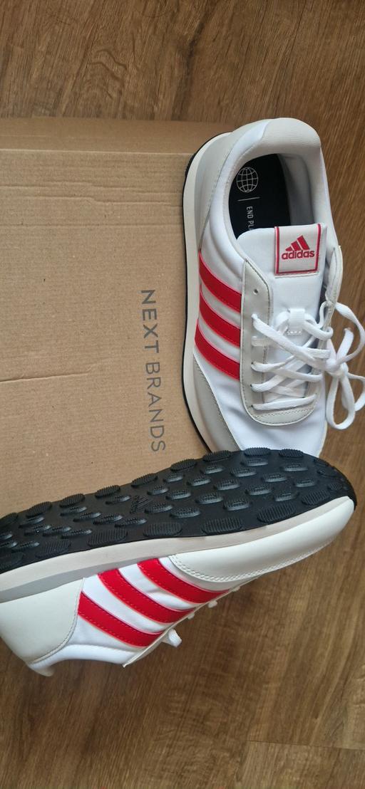  — men's trainers