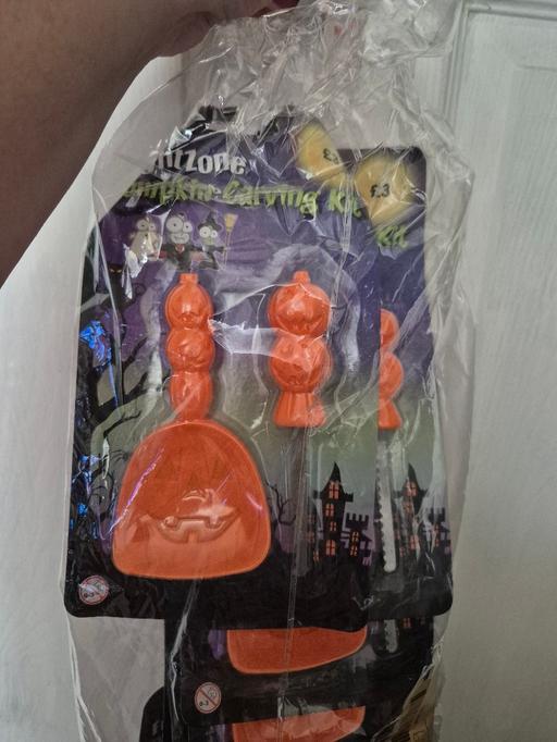  — new Pumpkin Carving Kit £1 EACH