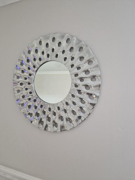  — wall mirror