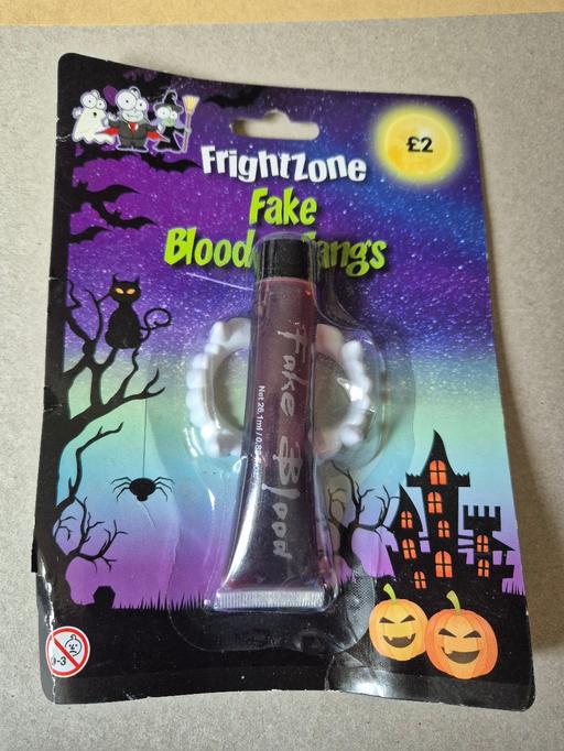  — new Halloween Fake Blood & Fangs