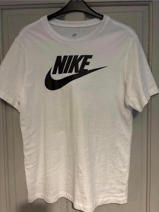  — Nike T-shirt medium