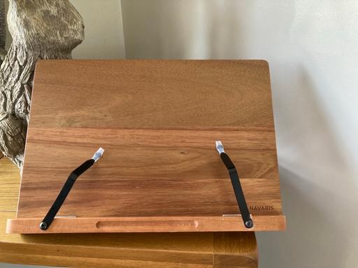  — Book/ipad stand