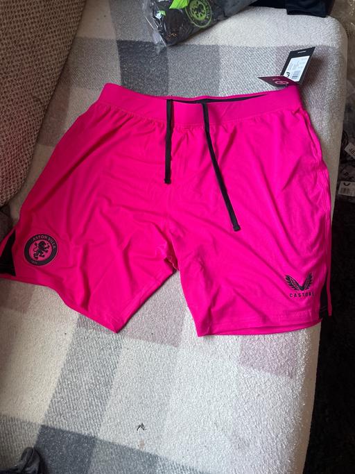  — Aston Villa pro goal keeper shorts xl
