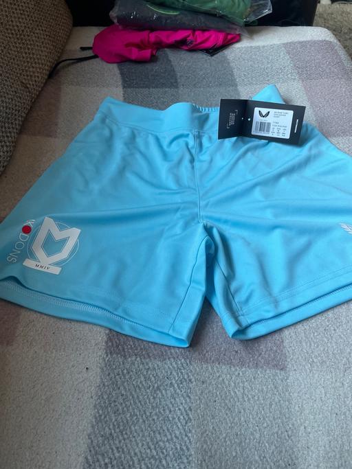  — Mk dons goalkeeer shorts size uk 10