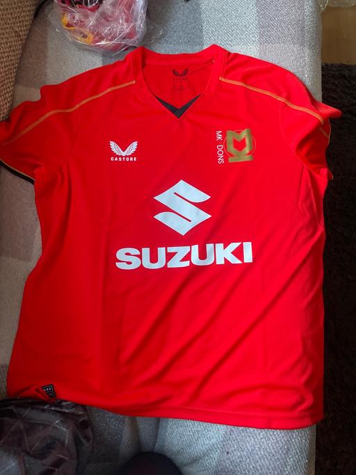  — Large Mk dons away top