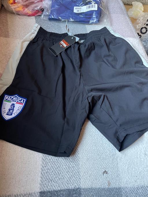  — Men’s pachucha club football shorts