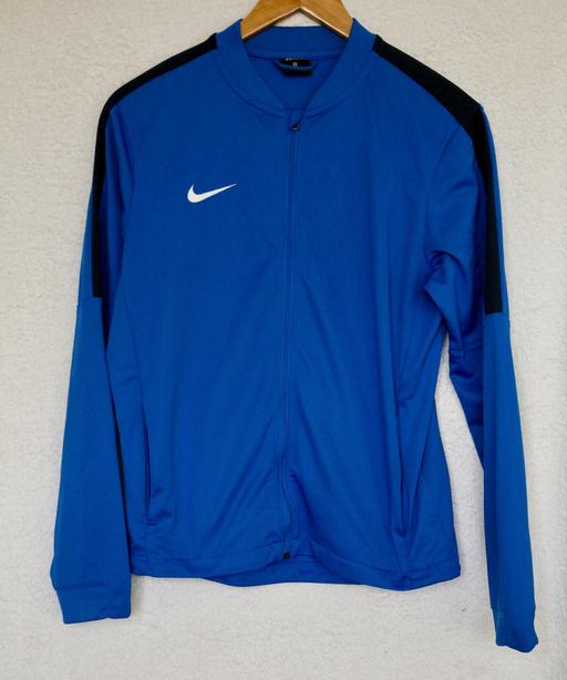  — boys Nike tracksuit top size 14-16 years