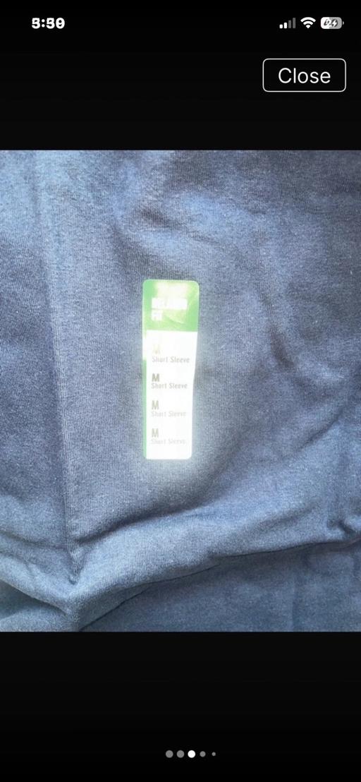  — Men’s medium carhartt t shirt