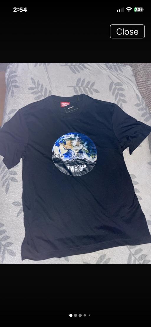  — Men’s large diesel t shirt