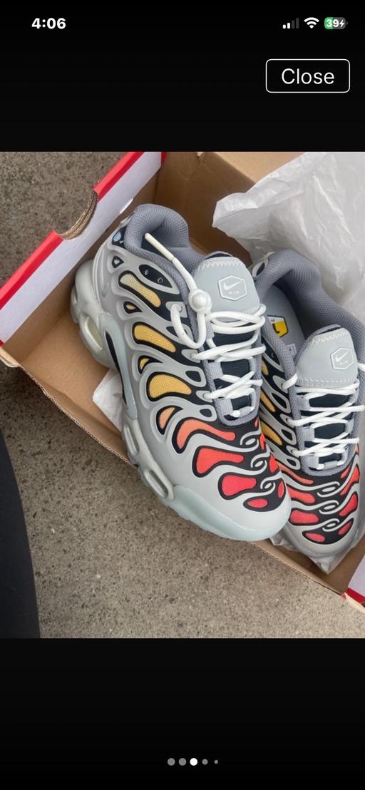  — Boys Nike dN8s trainers size 5.5