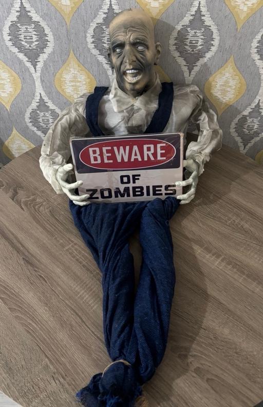  — Large scary hanging clown