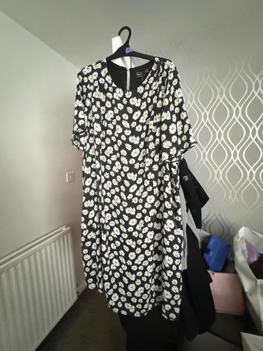  — Floral Navy Dress size small 26