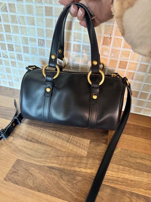  — H&M small cross body bag