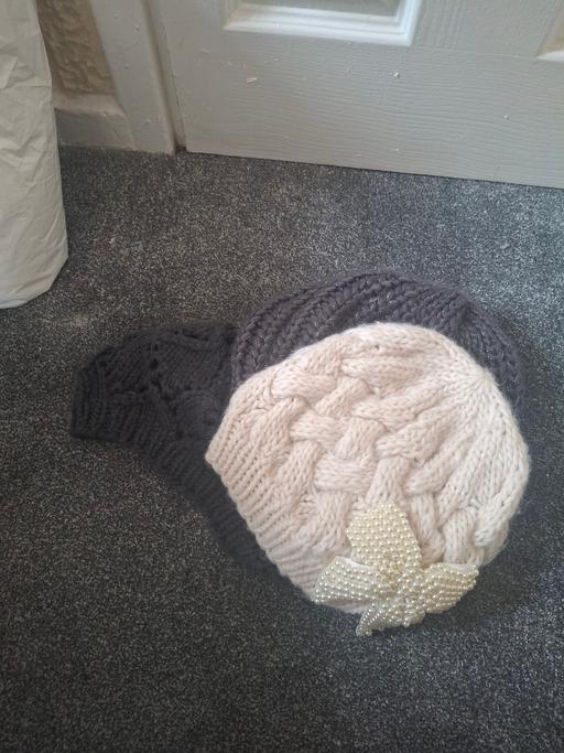  — 3 ladies hats