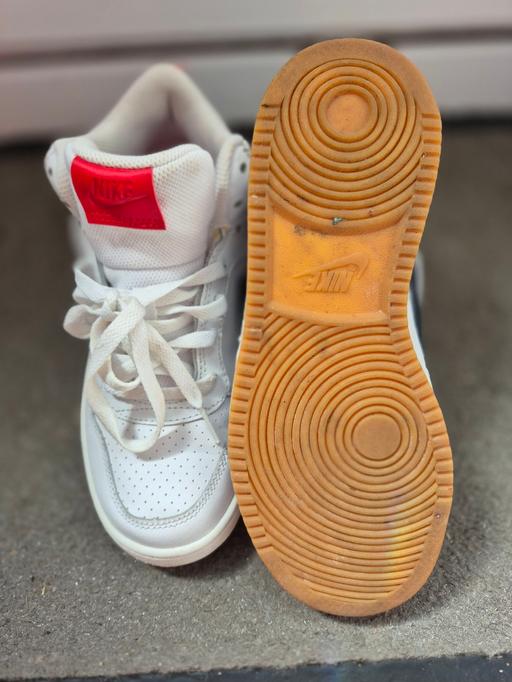  — Nike high tops