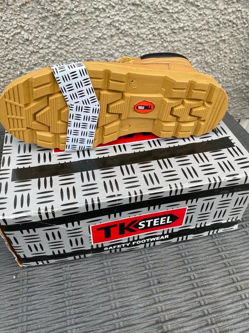  — Steel toe cap Safety boots new