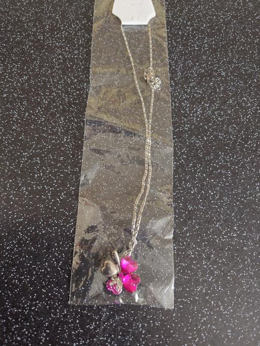  — Pink hearts necklace