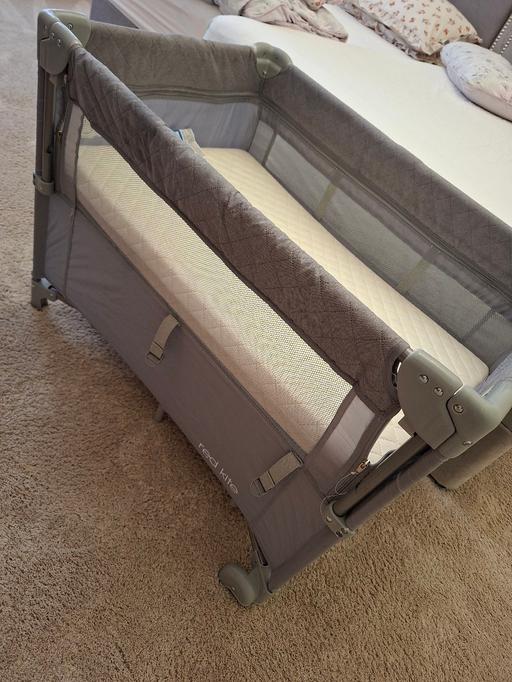  — travel cot