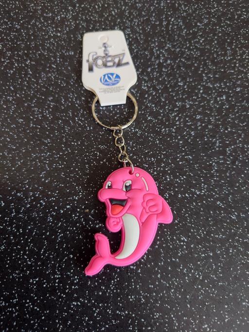  — Pink dolphin keyring
