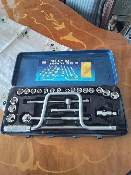  — Socket set