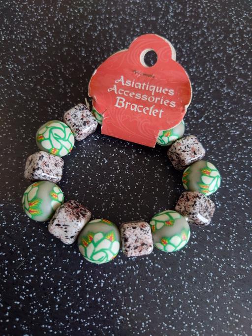  — Asiatiques accessories bracelet