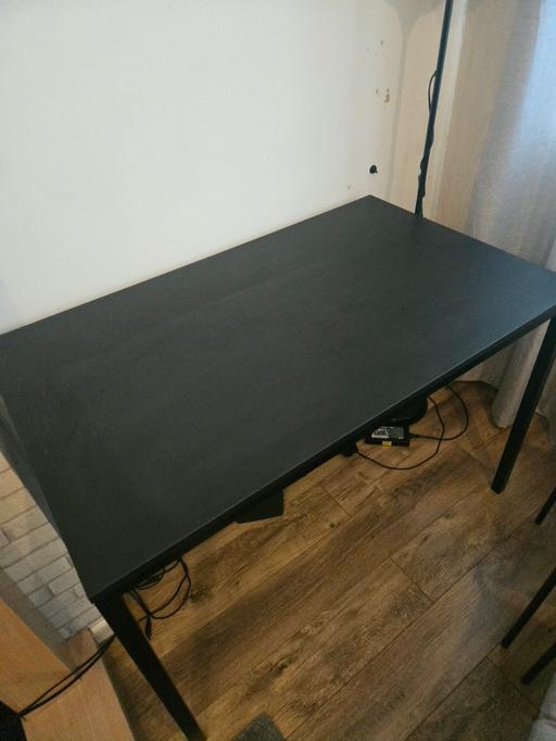  — IKEA table