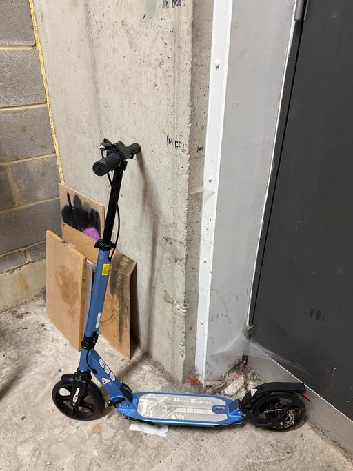  — Kick Scooter for kids 8-12 with disc brakes