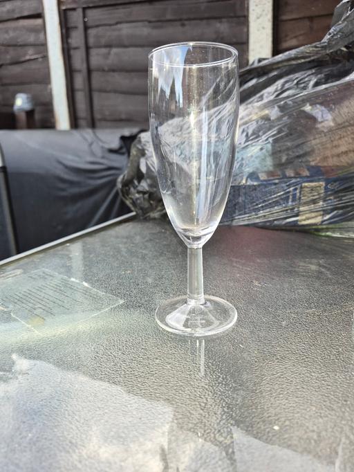  — champagne flutes