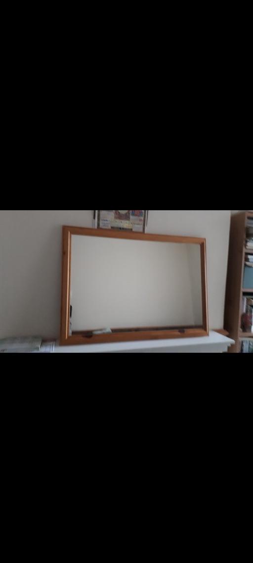  — mirror for setting room