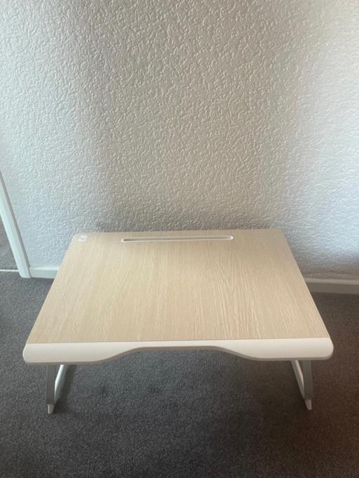  — Lap/bed desk