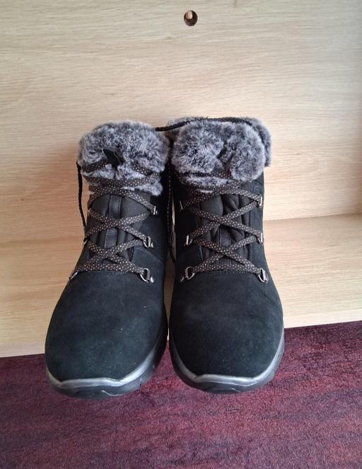  — New SKECHERS Womens Synergy Cold Catcher