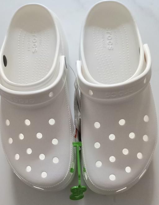  — Crocs New White Men's Size 9