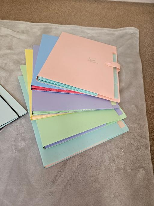  — folders