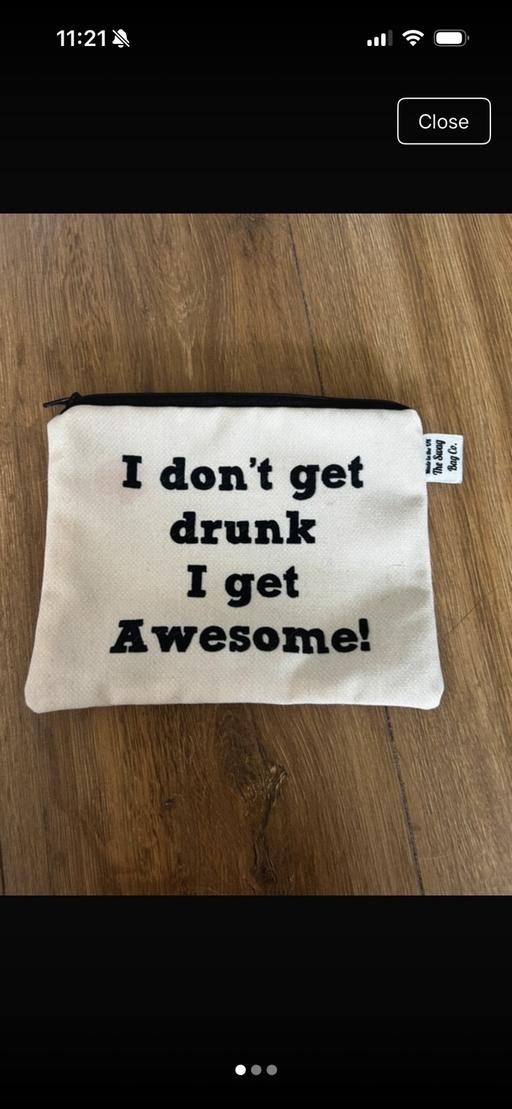  — Make up bag