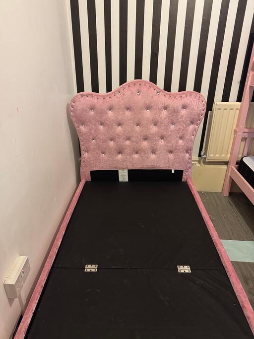  — Pink Princess bed
