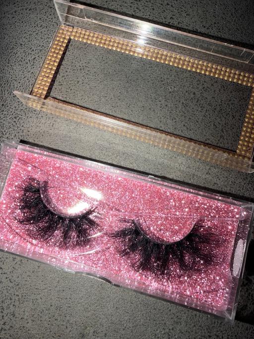  — Mink eye lashes