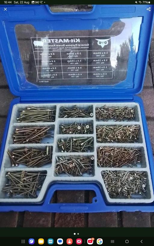  — screw box with screws