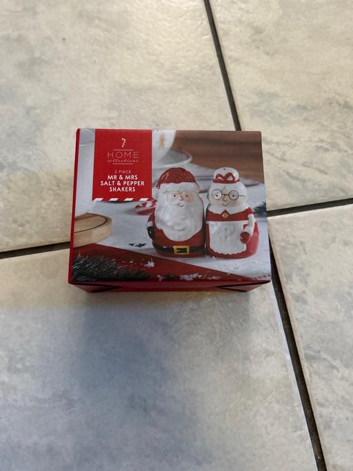  — New! Salt and pepper shakers