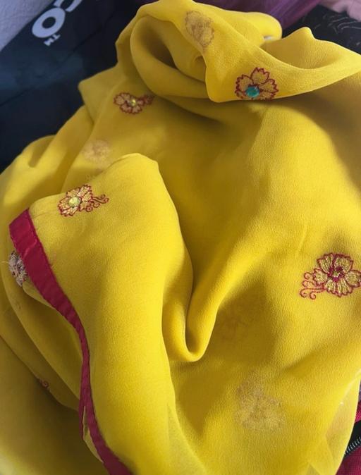  — Yellow doppata for wear