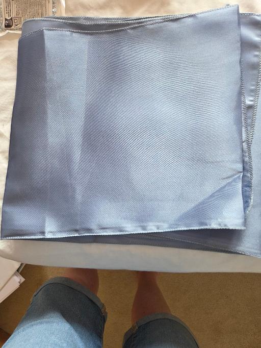  — Blue table runners