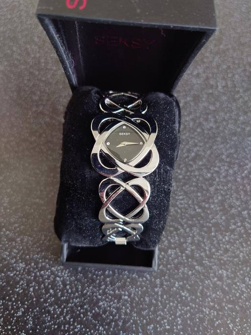  — Women's seksy silver watch