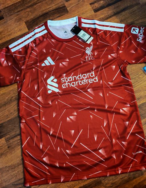  — Liverpool home jersey